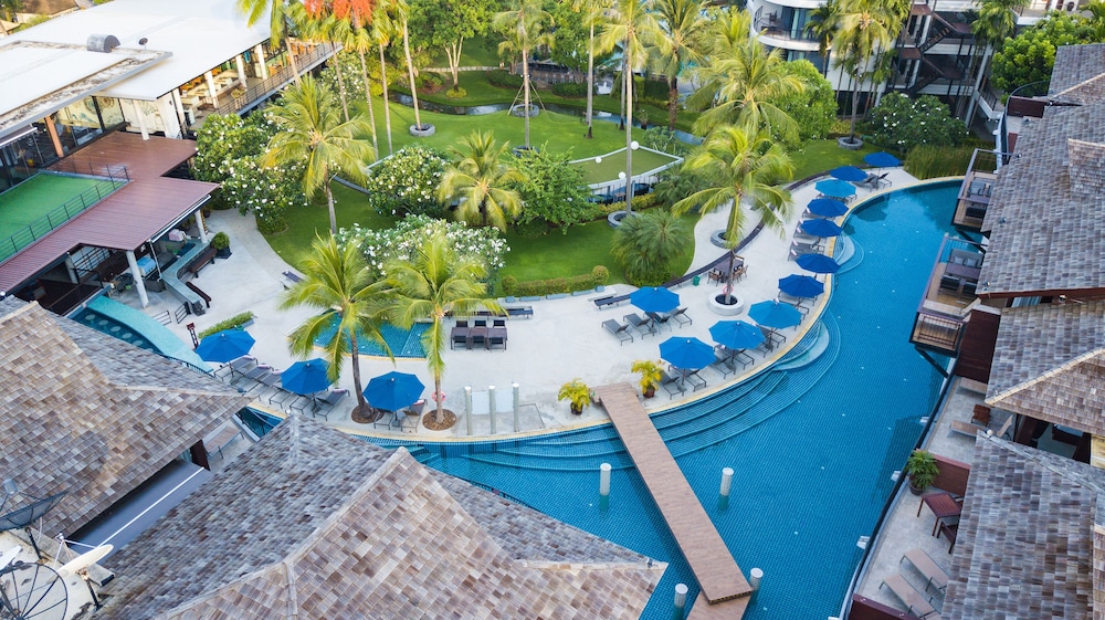 Holiday Ao Nang Beach Resort Krabi — Swimming pool in Ao Nang, Krabi