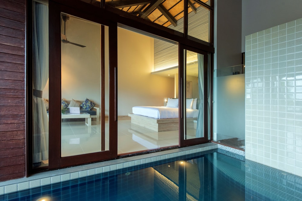 Holiday Ao Nang Beach Resort Krabi — Swimming pool in Ao Nang, Krabi
