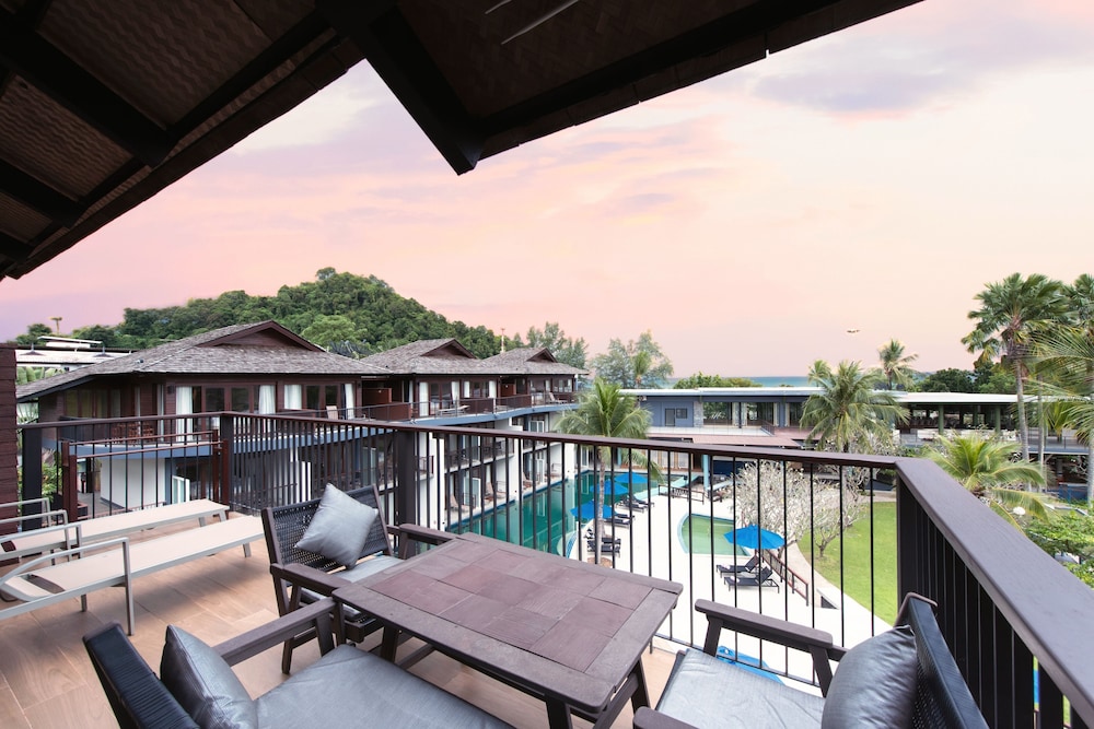 Holiday Ao Nang Beach Resort Krabi — Swimming pool in Ao Nang, Krabi
