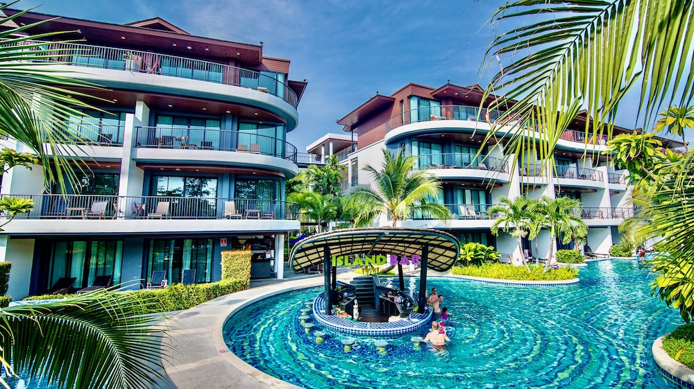 Holiday Ao Nang Beach Resort Krabi — Swimming pool in Ao Nang, Krabi