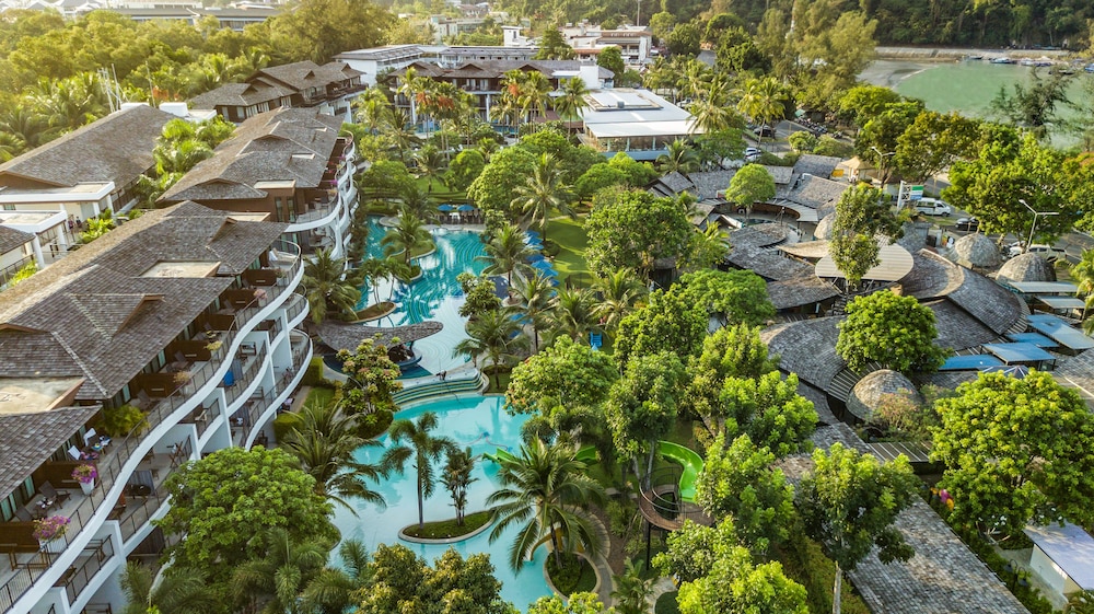 Holiday Ao Nang Beach Resort Krabi — Swimming pool in Ao Nang, Krabi