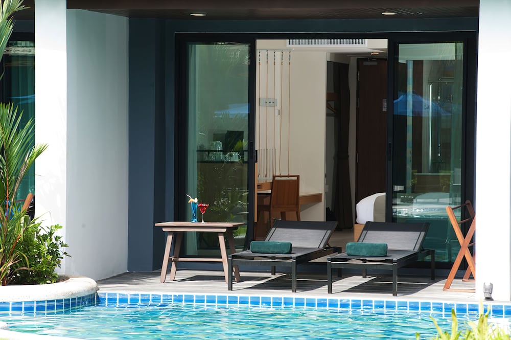 Holiday Ao Nang Beach Resort Krabi — Swimming pool in Ao Nang, Krabi