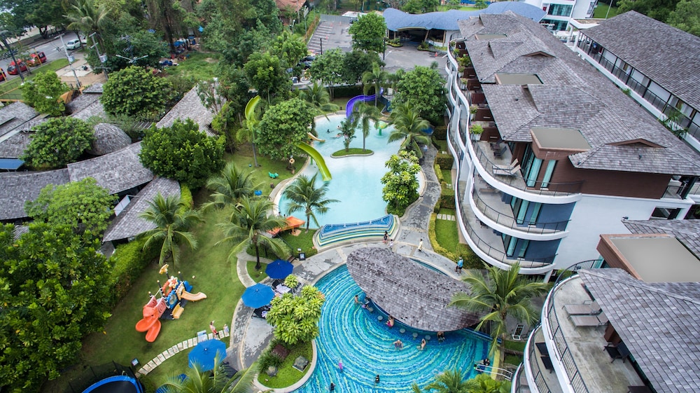 Holiday Ao Nang Beach Resort Krabi — Swimming pool in Ao Nang, Krabi