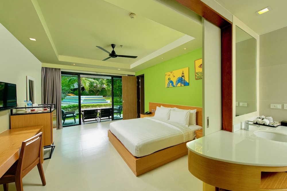 Holiday Ao Nang Beach Resort Krabi — Hotel rooms in Ao Nang, Krabi