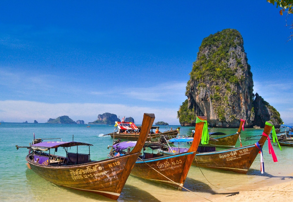 Holiday Ao Nang Beach Resort Krabi — Beach in Ao Nang, Krabi