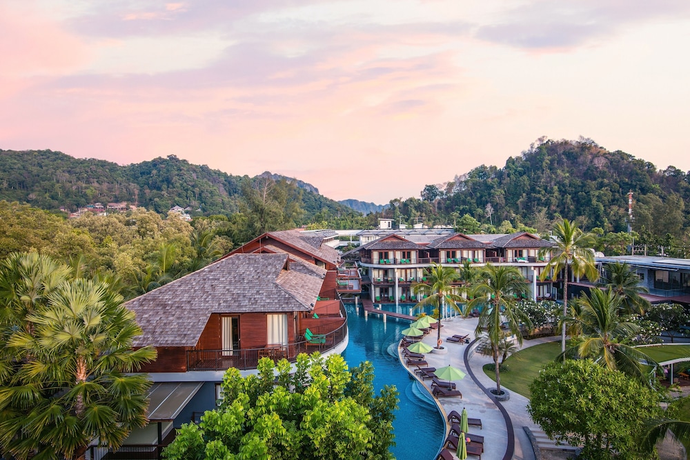 Holiday Ao Nang Beach Resort Krabi — Swimming pool in Ao Nang, Krabi