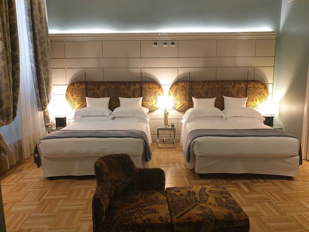 Hotel Number Nine — Hotel rooms in Florence, Tuscany