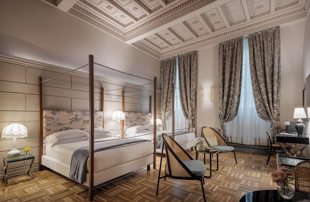 Hotel Number Nine — Hotel rooms in Florence, Tuscany