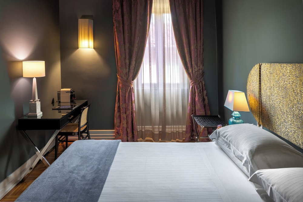 Hotel Number Nine — Hotel rooms in Florence, Tuscany