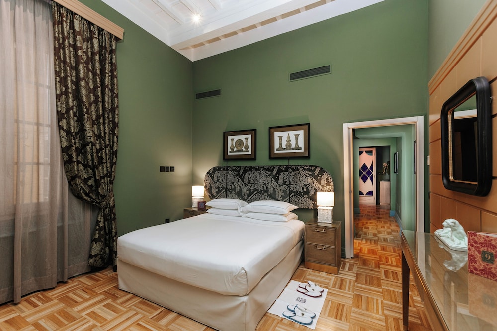 Hotel Number Nine — Hotel rooms in Florence, Tuscany