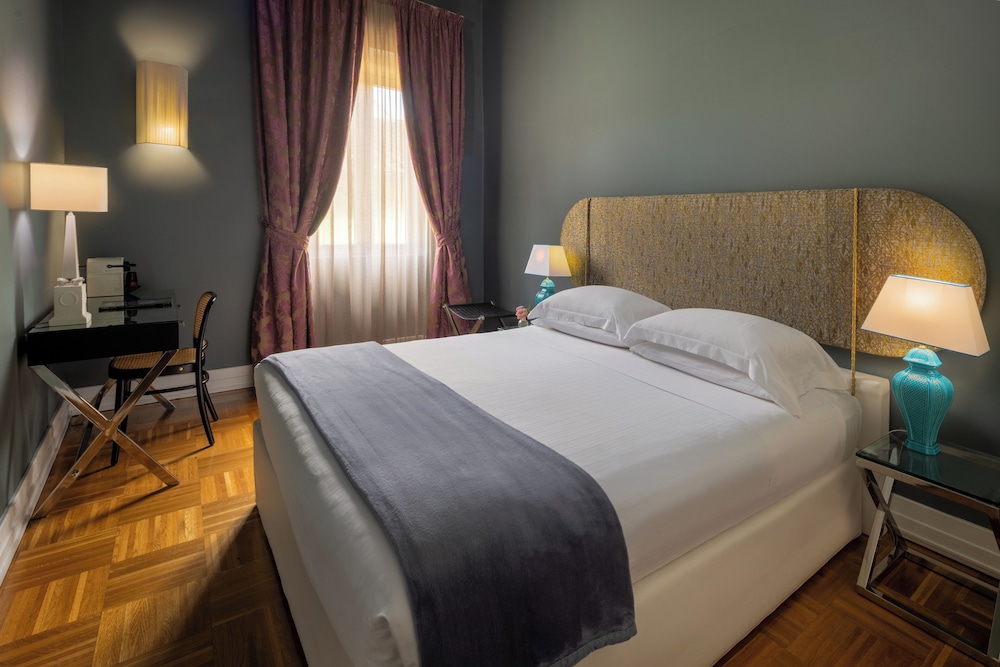 Hotel Number Nine — Hotel rooms in Florence, Tuscany