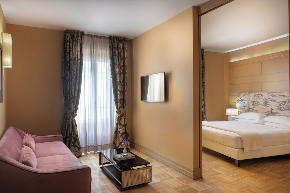 Hotel Number Nine — Hotel rooms in Florence, Tuscany