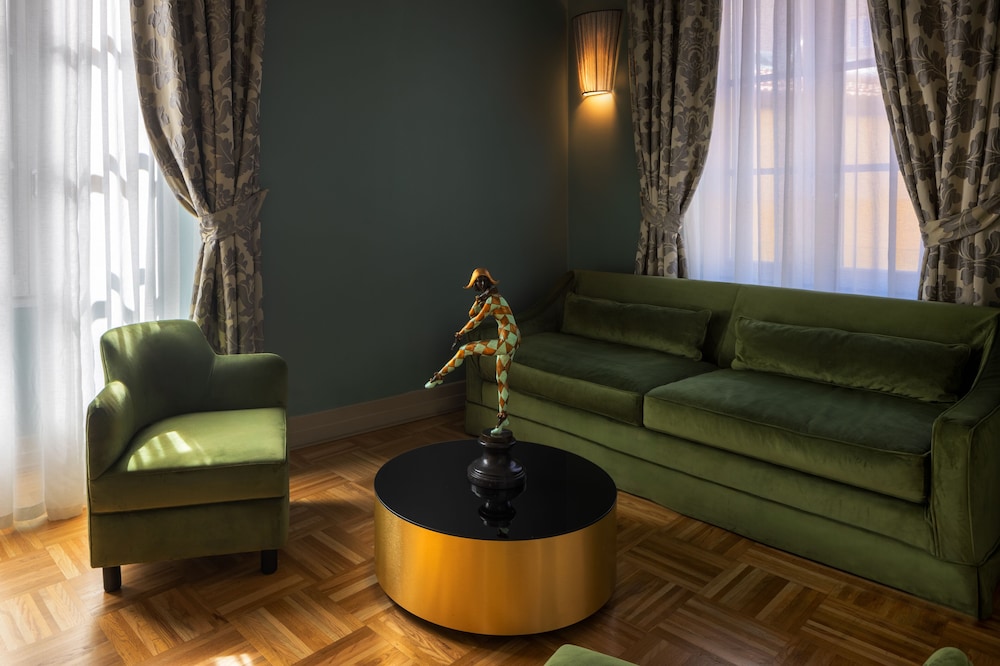 Hotel Number Nine — Hotel rooms in Florence, Tuscany