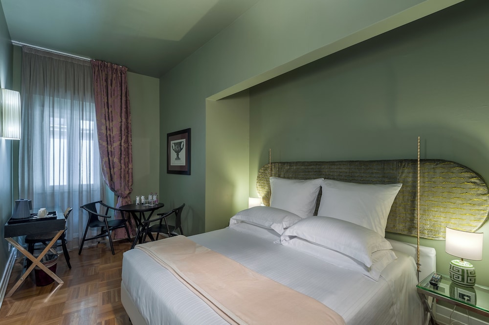 Hotel Number Nine — Hotel rooms in Florence, Tuscany