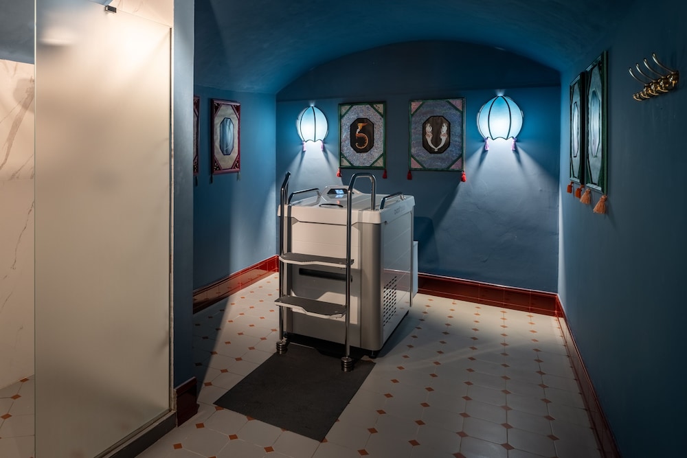 Hotel Number Nine — Spa in Florence, Tuscany