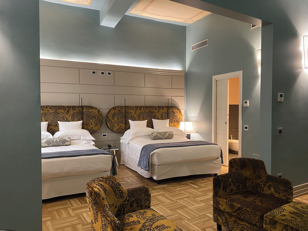 Hotel Number Nine — Hotel rooms in Florence, Tuscany