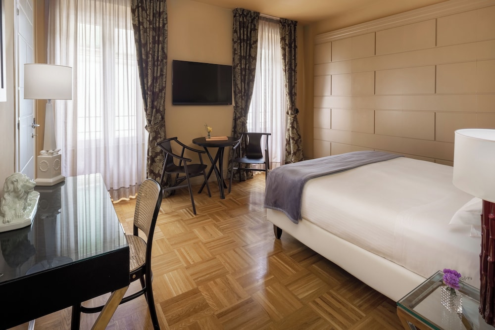 Hotel Number Nine — Hotel rooms in Florence, Tuscany