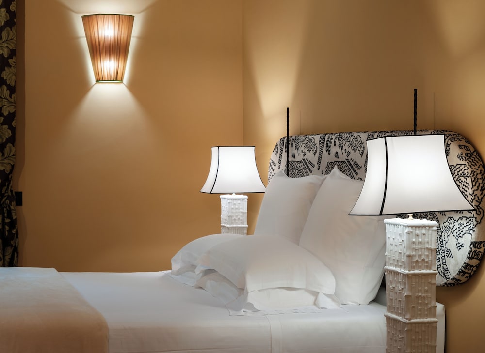Hotel Number Nine — Hotel rooms in Florence, Tuscany