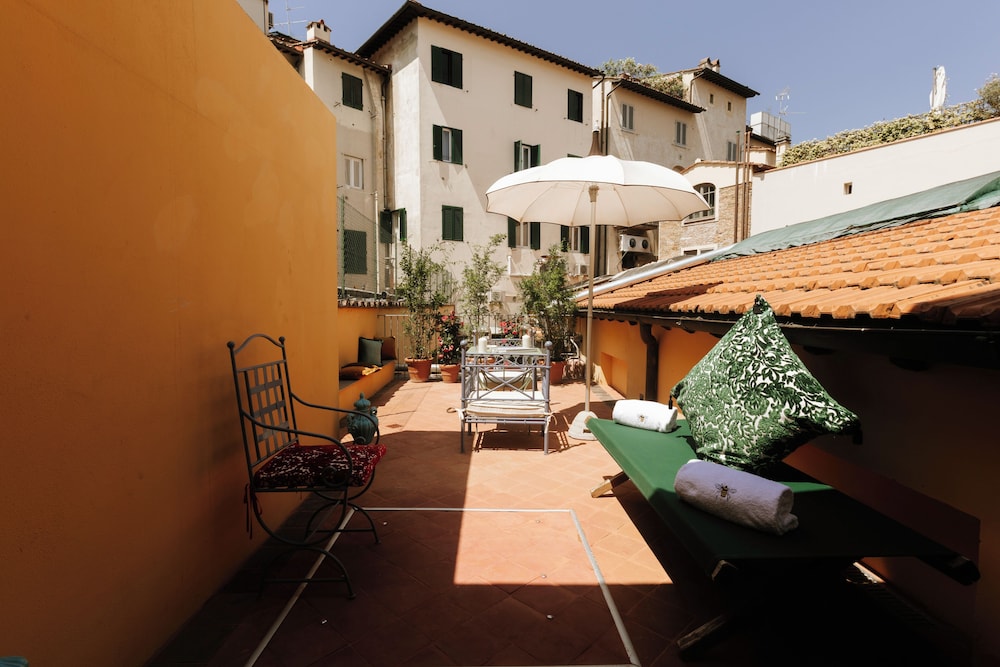 Hotel Number Nine — Hotel building in Florence, Tuscany