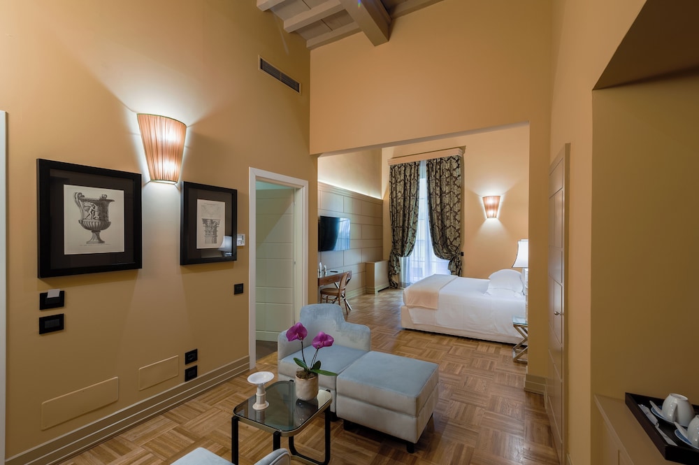 Hotel Number Nine — Hotel rooms in Florence, Tuscany