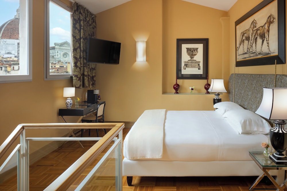 Hotel Number Nine — Hotel rooms in Florence, Tuscany