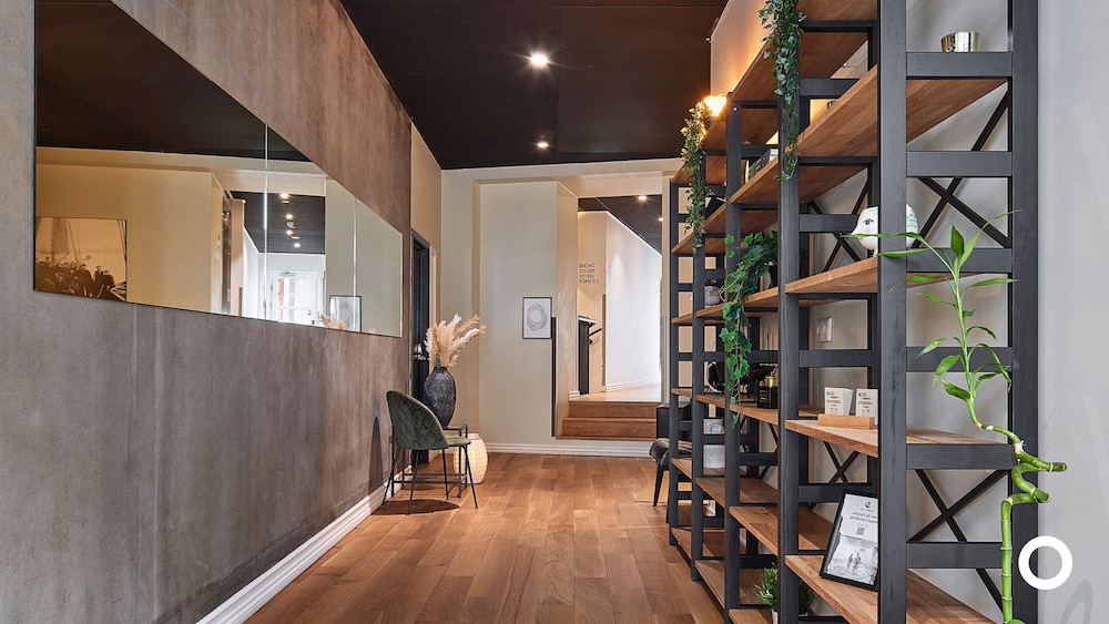 Thingholt Hotel Apartments from Center Hotels — Hotel building in Reykjavik, Capital Region