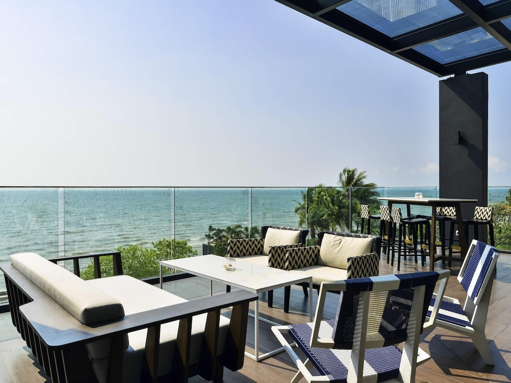 Veranda Resort Pattaya MGallery — Restaurant & bars in Pattaya, Chonburi