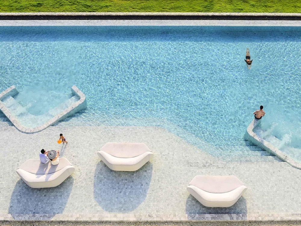 Veranda Resort Pattaya MGallery — Swimming pool in Pattaya, Chonburi