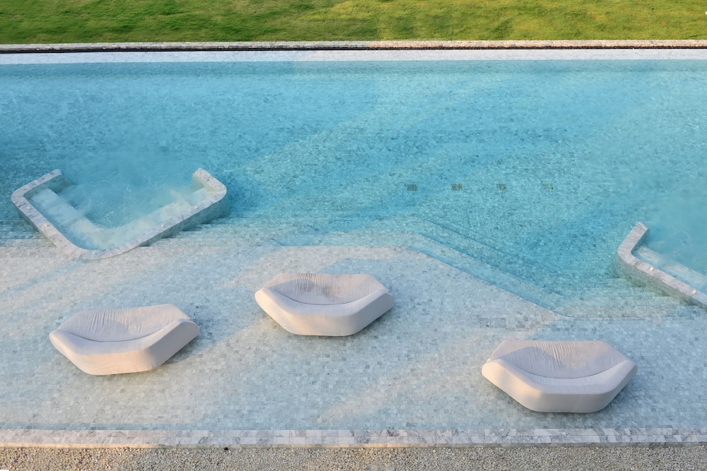 Veranda Resort Pattaya MGallery — Swimming pool in Pattaya, Chonburi