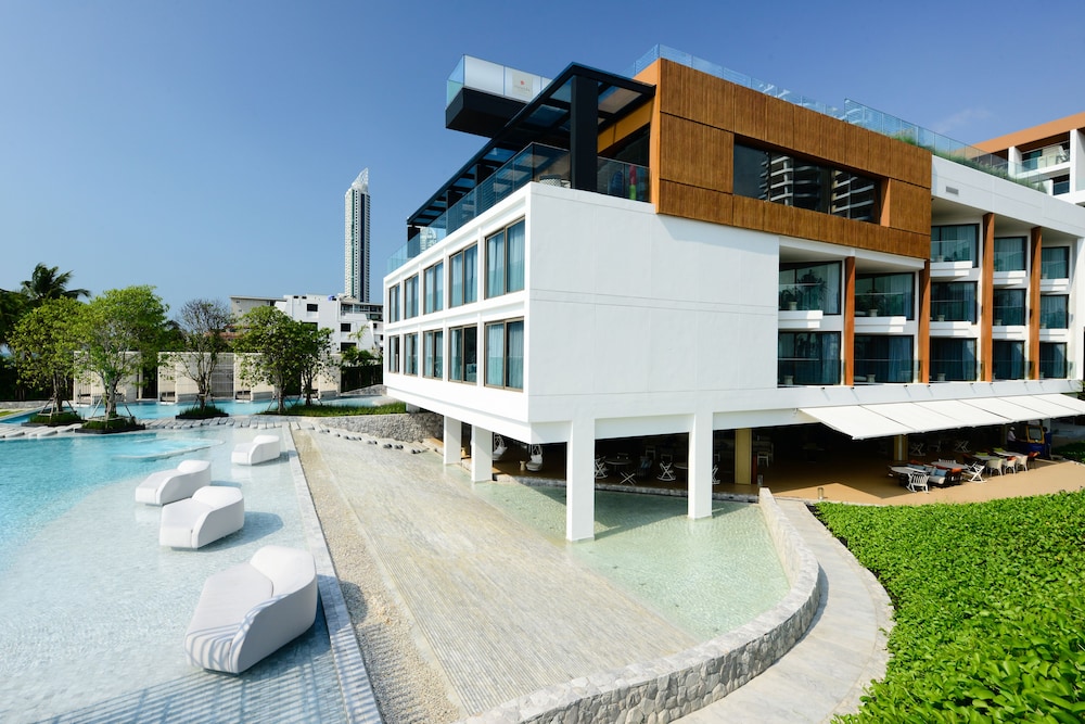 Veranda Resort Pattaya MGallery — Hotel building in Pattaya, Chonburi