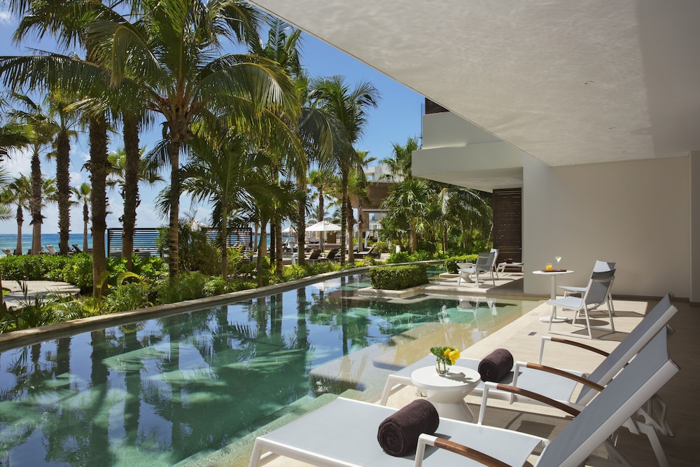 Secrets Riviera Cancún All Preferred - Adults Only - All inclusive — Swimming pool in Puerto Morelos, Quintana Roo