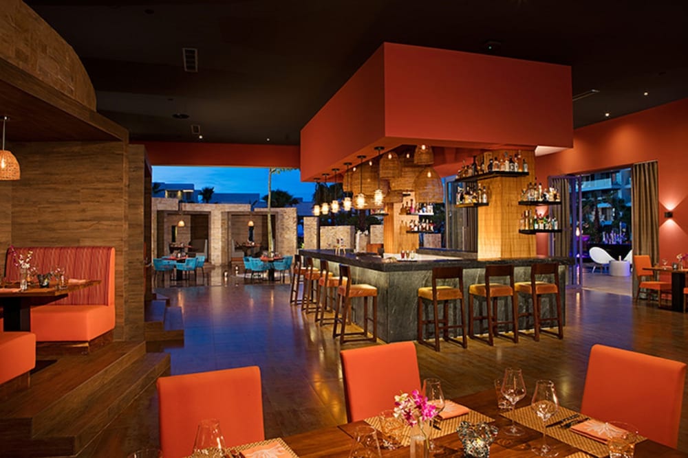 Secrets Riviera Cancún All Preferred - Adults Only - All inclusive — Restaurant & bars in Puerto Morelos, Quintana Roo