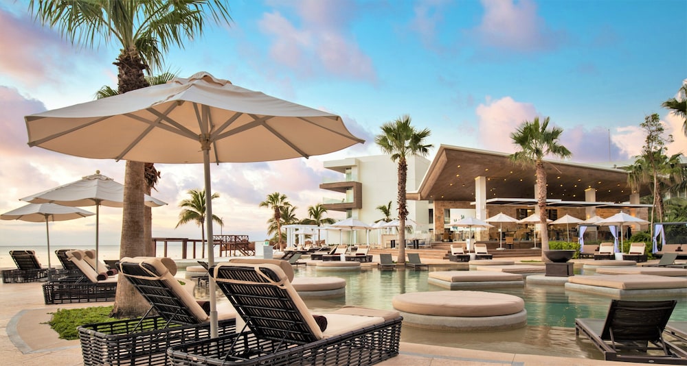 Secrets Riviera Cancún All Preferred - Adults Only - All inclusive — Swimming pool in Puerto Morelos, Quintana Roo