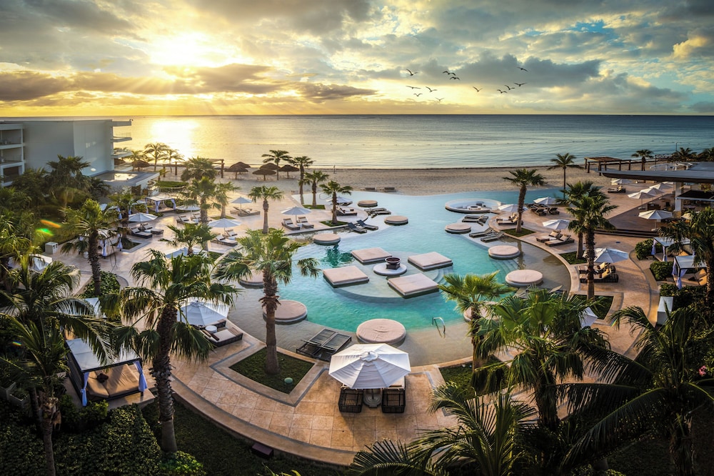 Secrets Riviera Cancún All Preferred - Adults Only - All inclusive — Swimming pool in Puerto Morelos, Quintana Roo
