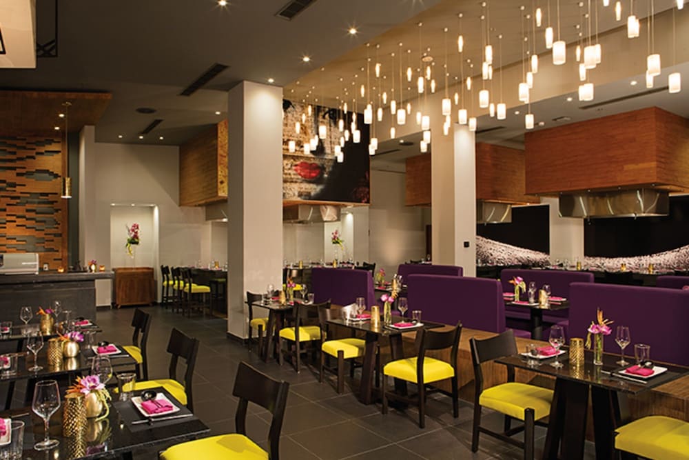 Secrets Riviera Cancún All Preferred - Adults Only - All inclusive — Restaurant & bars in Puerto Morelos, Quintana Roo