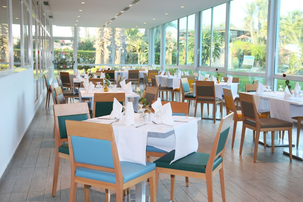 Sahara Beach Aquapark — Restaurant & bars in Skanes inc. Monastir, Monastir
