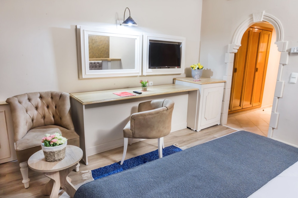 Hotel El Habib — Hotel rooms in Skanes inc. Monastir, Monastir