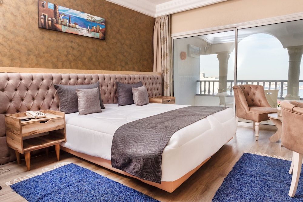 Hotel El Habib — Hotel rooms in Skanes inc. Monastir, Monastir