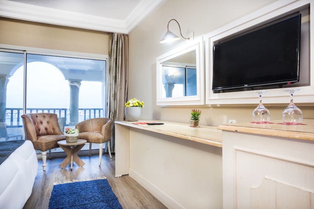 Hotel El Habib — Hotel rooms in Skanes inc. Monastir, Monastir