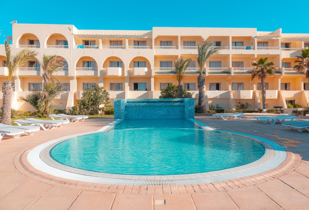 Vincci Dar Midoun — Swimming pool in Midoun, Medenine