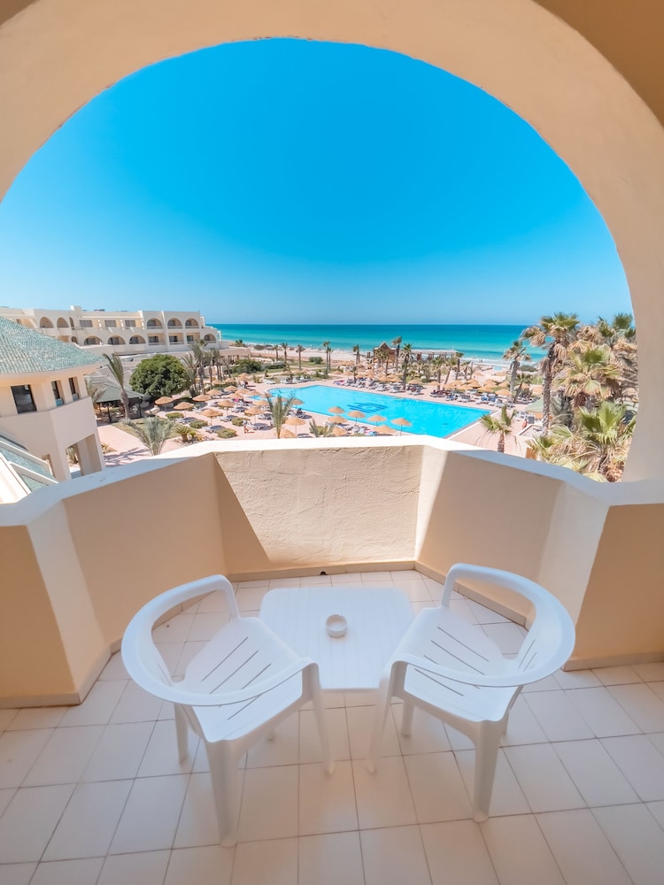 Vincci Dar Midoun — Swimming pool in Midoun, Medenine