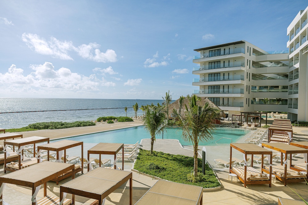 Sensira Resort & Spa Riviera Maya – All Inclusive — Swimming pool in Puerto Morelos, Quintana Roo