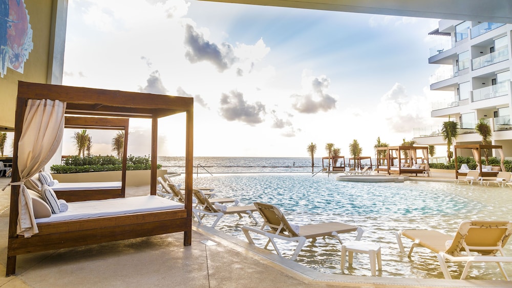Sensira Resort & Spa Riviera Maya – All Inclusive — Swimming pool in Puerto Morelos, Quintana Roo