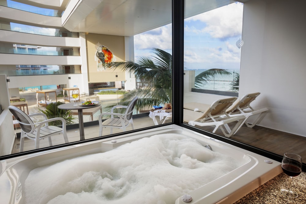 Sensira Resort & Spa Riviera Maya – All Inclusive — Hotel rooms in Puerto Morelos, Quintana Roo