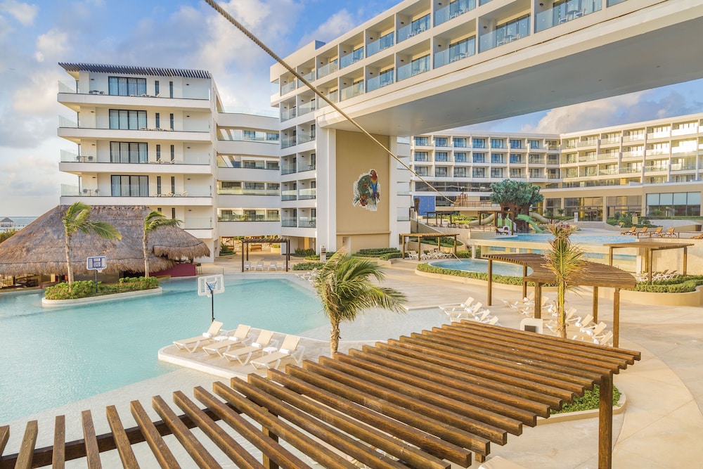 Sensira Resort & Spa Riviera Maya – All Inclusive — Swimming pool in Puerto Morelos, Quintana Roo