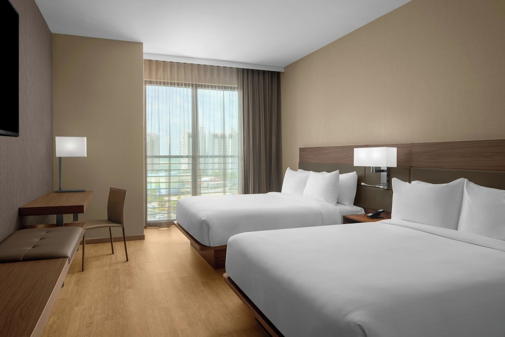 AC Hotel by Marriott Clearwater Beach — Hotel rooms in Clearwater, Florida
