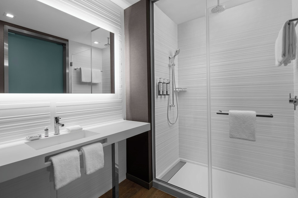 AC Hotel by Marriott Clearwater Beach — Hotel rooms in Clearwater, Florida