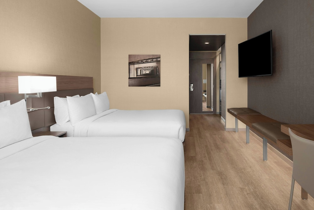 AC Hotel by Marriott Clearwater Beach — Hotel rooms in Clearwater, Florida