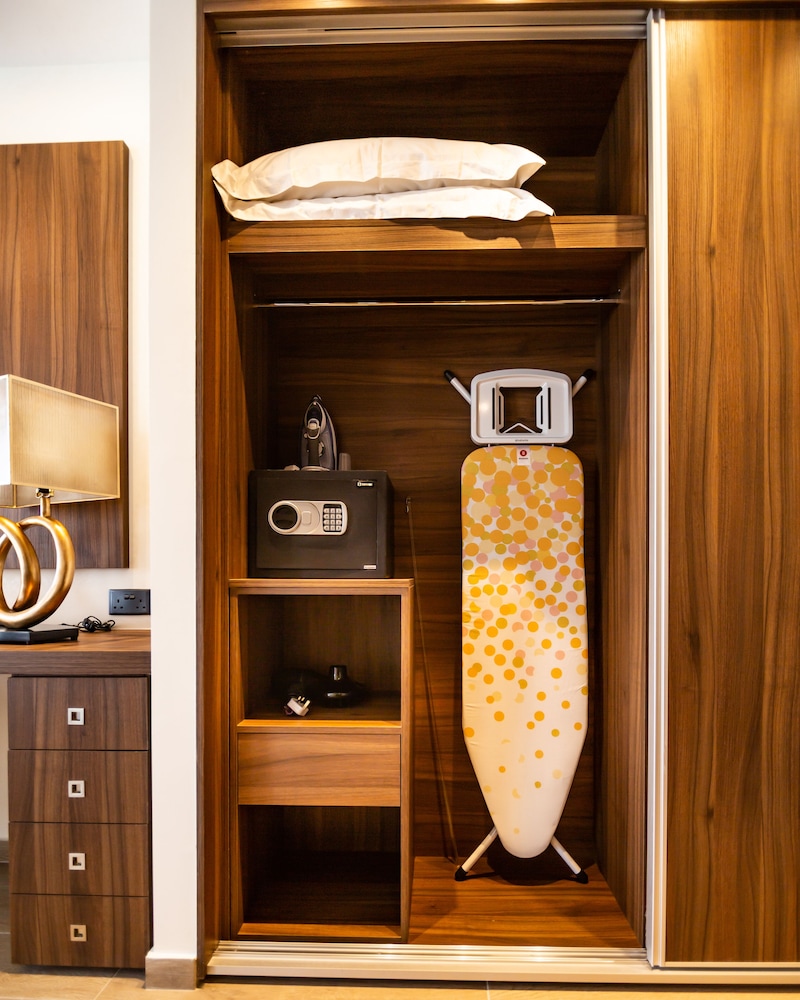 Leonardo Boutique Hotel Larnaca — Hotel rooms in Larnaca, Larnaca Region