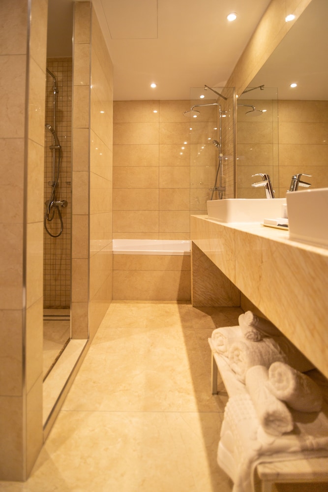 Leonardo Boutique Hotel Larnaca — Hotel rooms in Larnaca, Larnaca Region